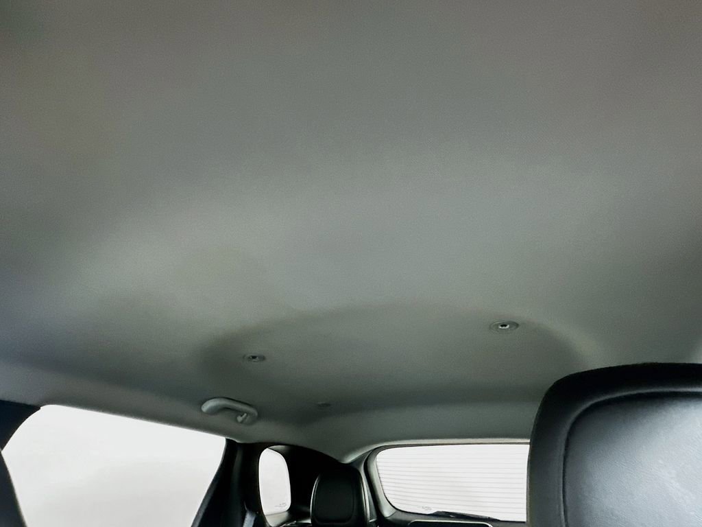 Used 2019 Jeep Cherokee Trailhawk w/ Comfort/Convenience Group AWD/4WD image 21