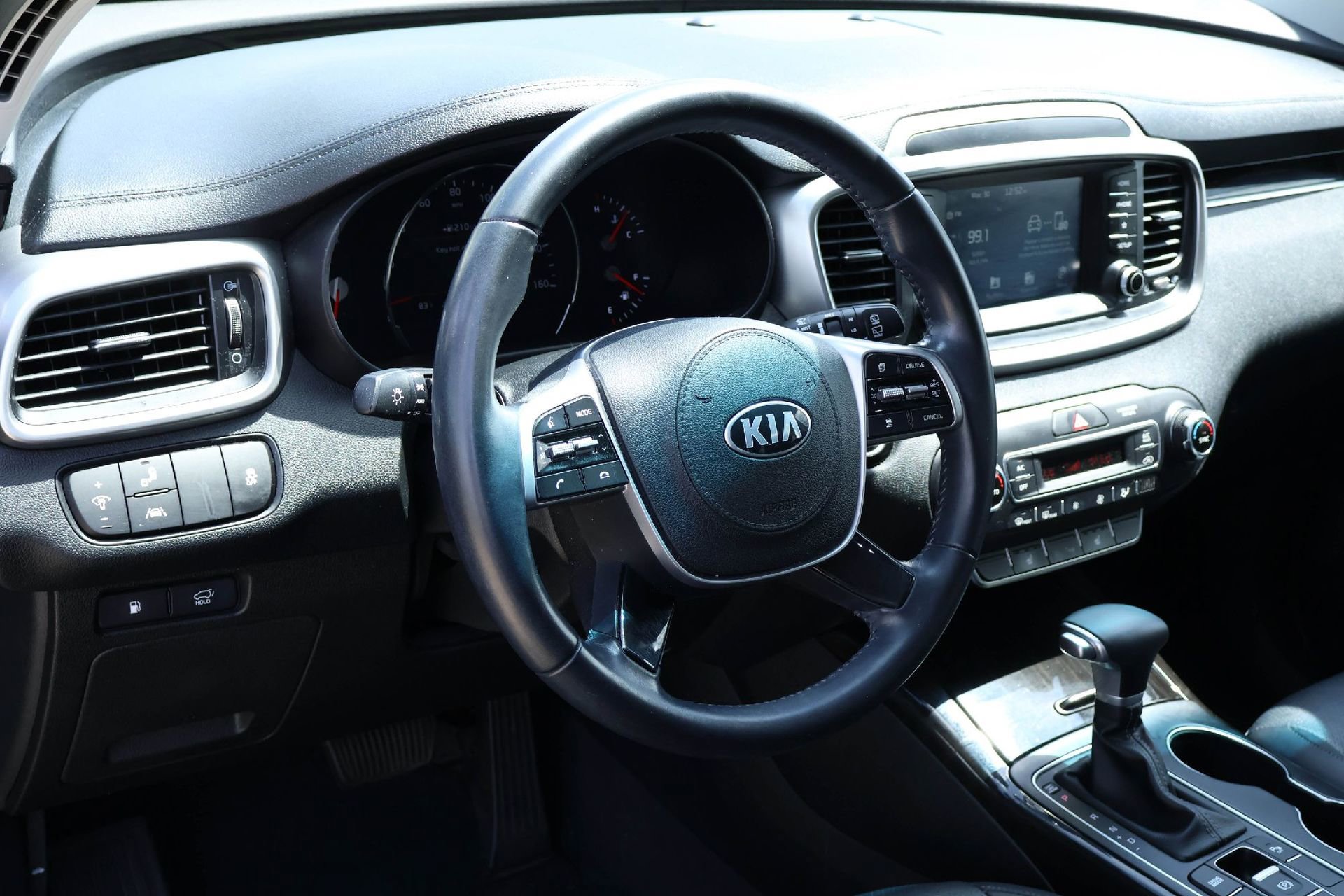 Used 2020 Kia Sorento EX image 2