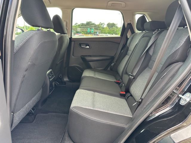 Used 2023 Nissan Rogue SV image 27