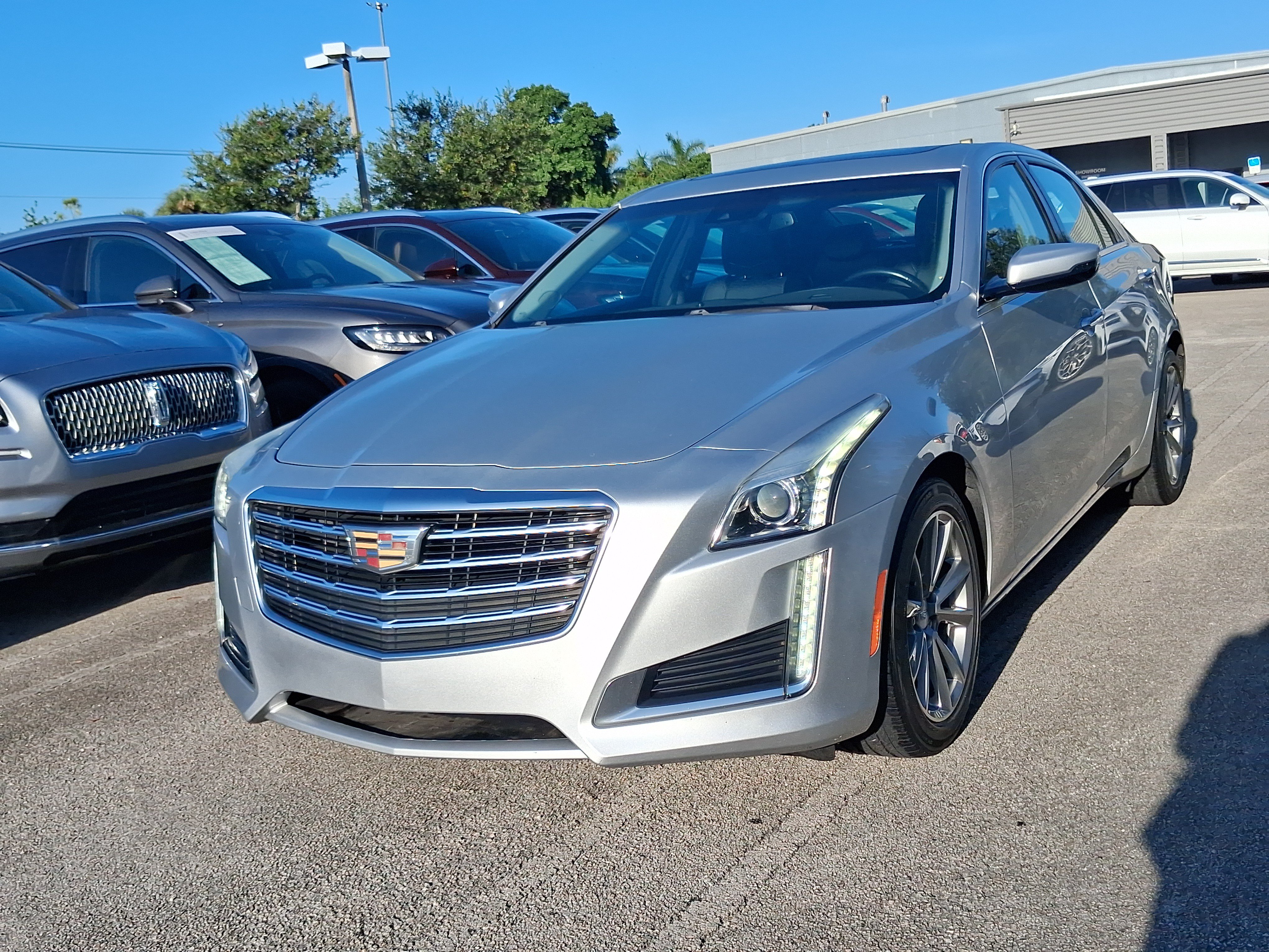 Used 2019 Cadillac CTS Luxury RWD image 2
