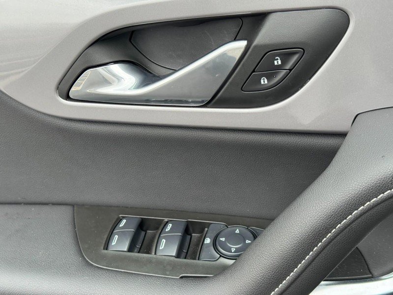 Used 2025 Chevrolet Blazer LT w/ Midnight/Sport Edition image 24