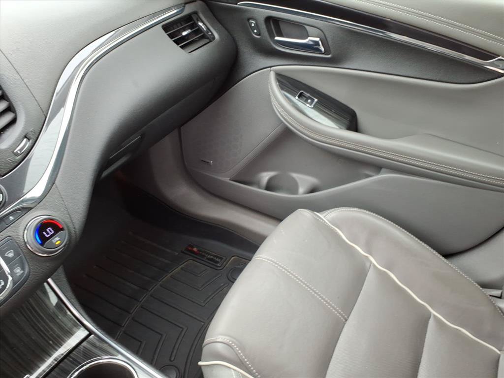 Used 2017 Chevrolet Impala Premier w/ Enhanced Convenience Package FWD image 38