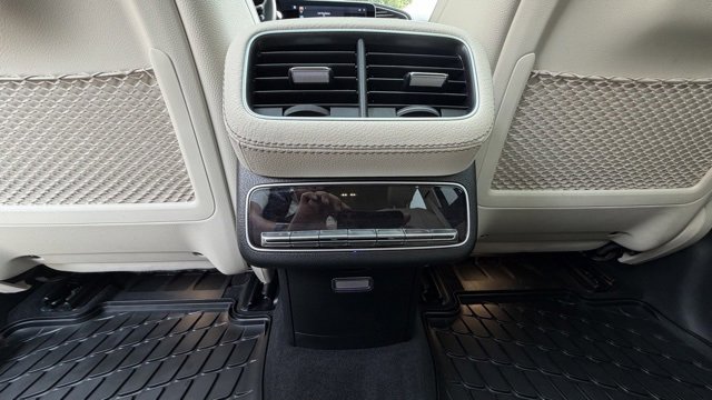 Used 2024 Mercedes-Benz GLS 450 4MATIC image 20