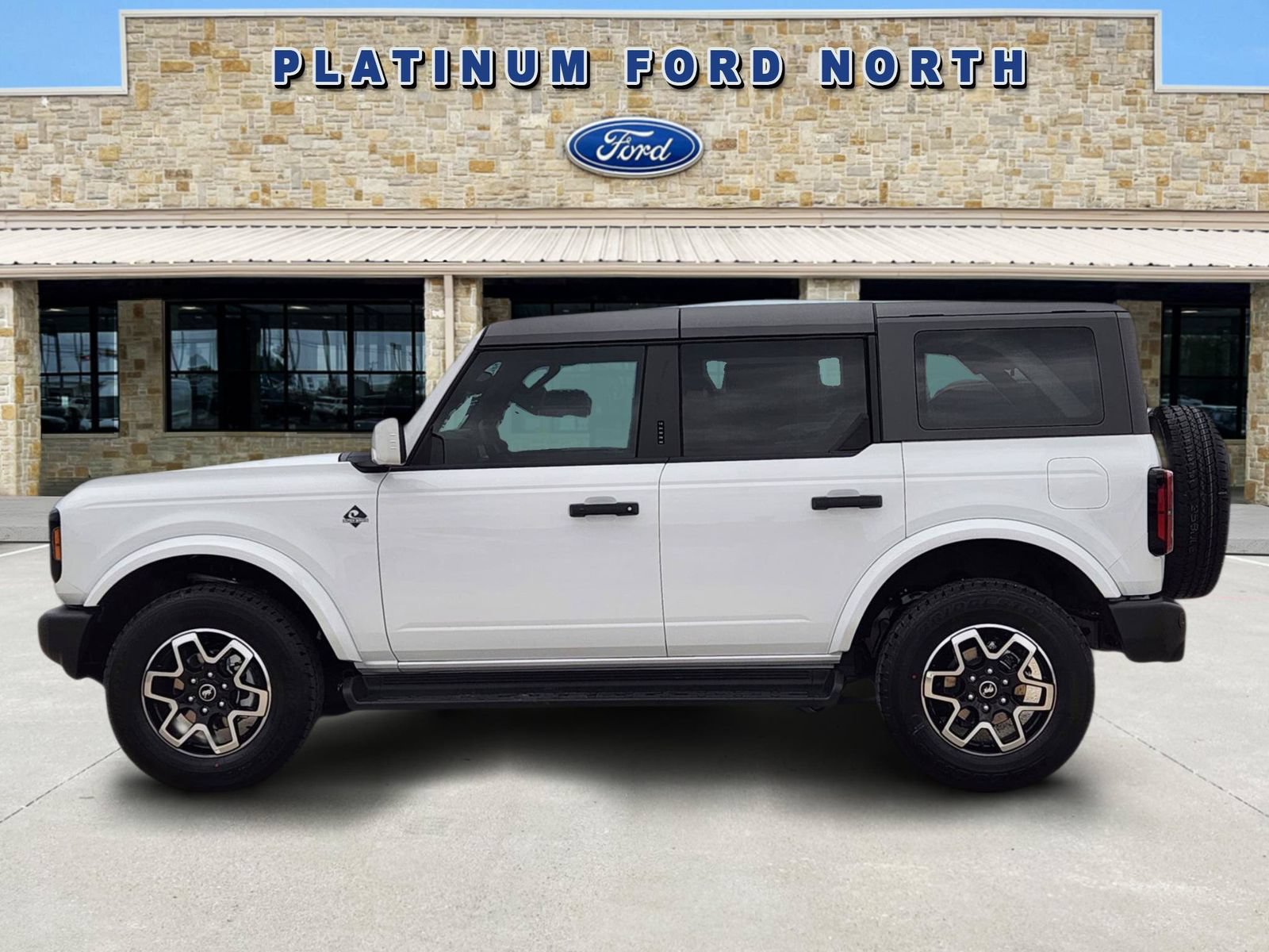 New 2026 Ford Bronco Outer Banks AWD/4WD image 3