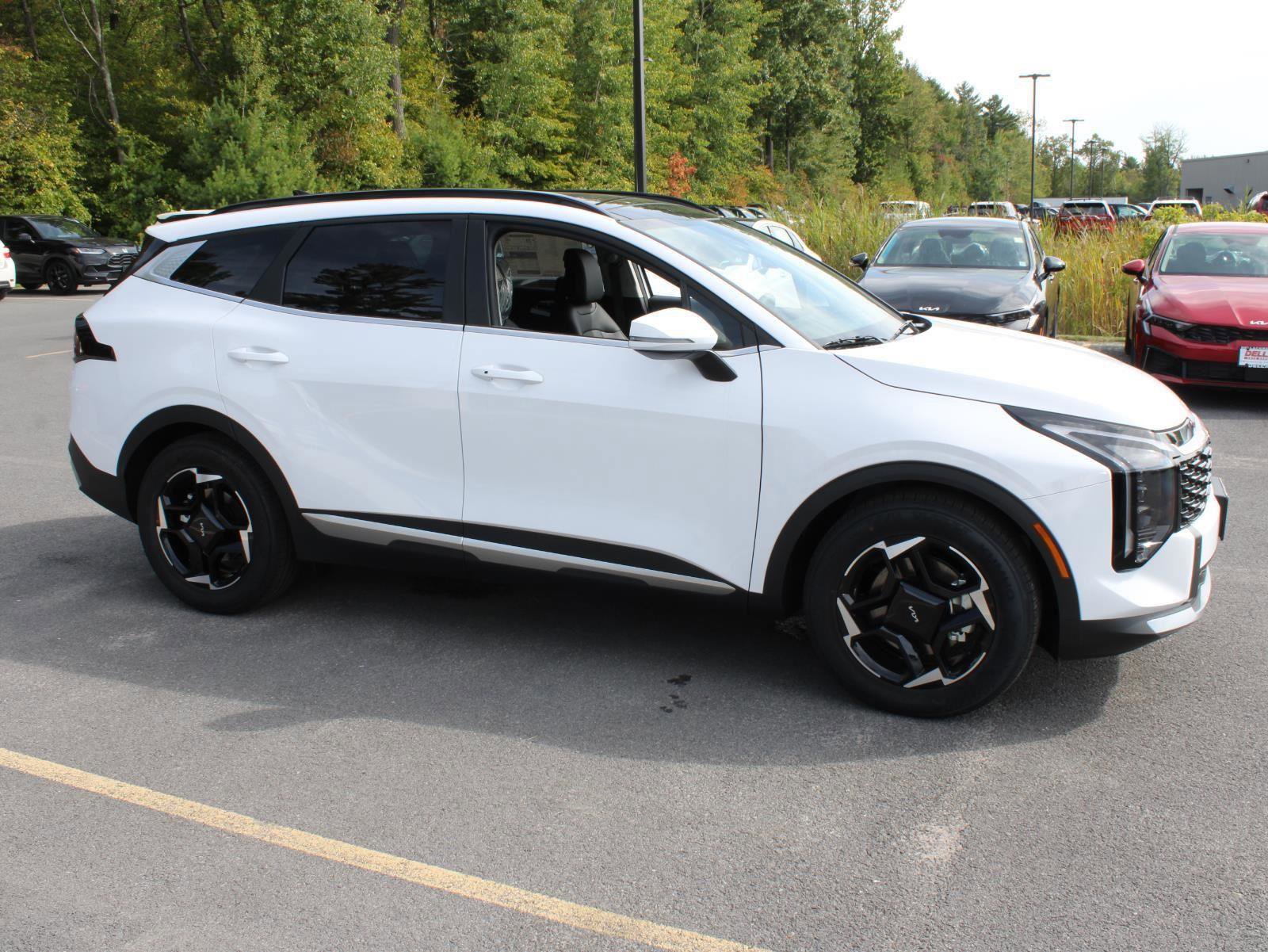 New 2026 Kia Sportage EX w/ EX Panorama Roof Package image 5