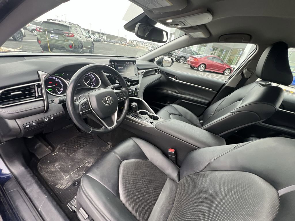 Used 2022 Toyota Camry XLE image 10