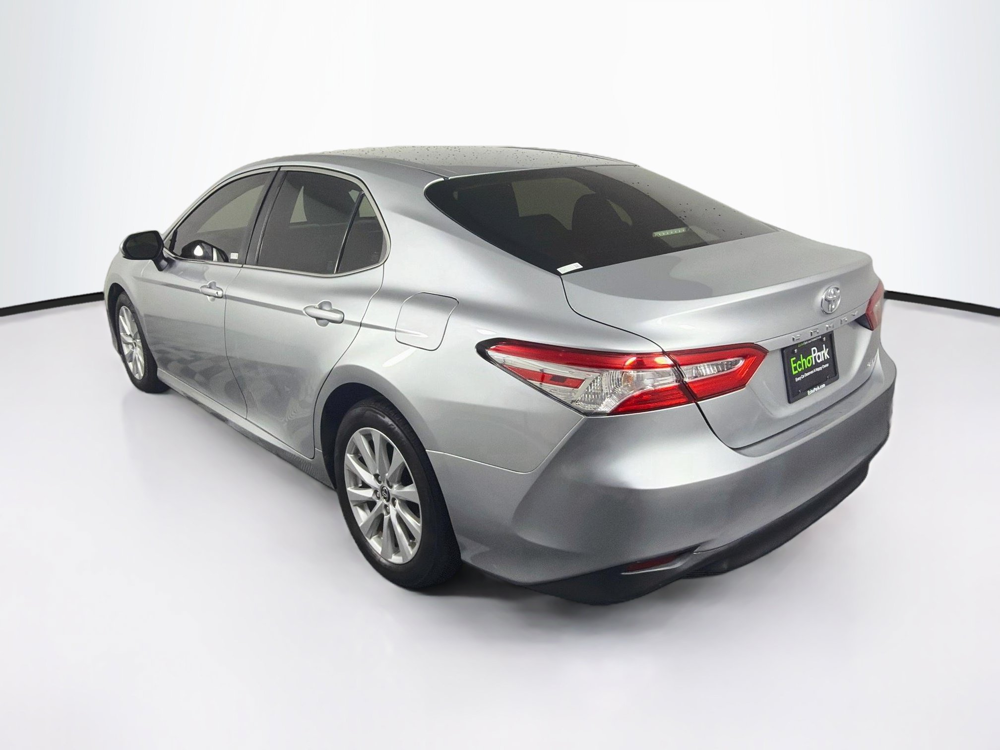 Used 2018 Toyota Camry LE FWD image 5