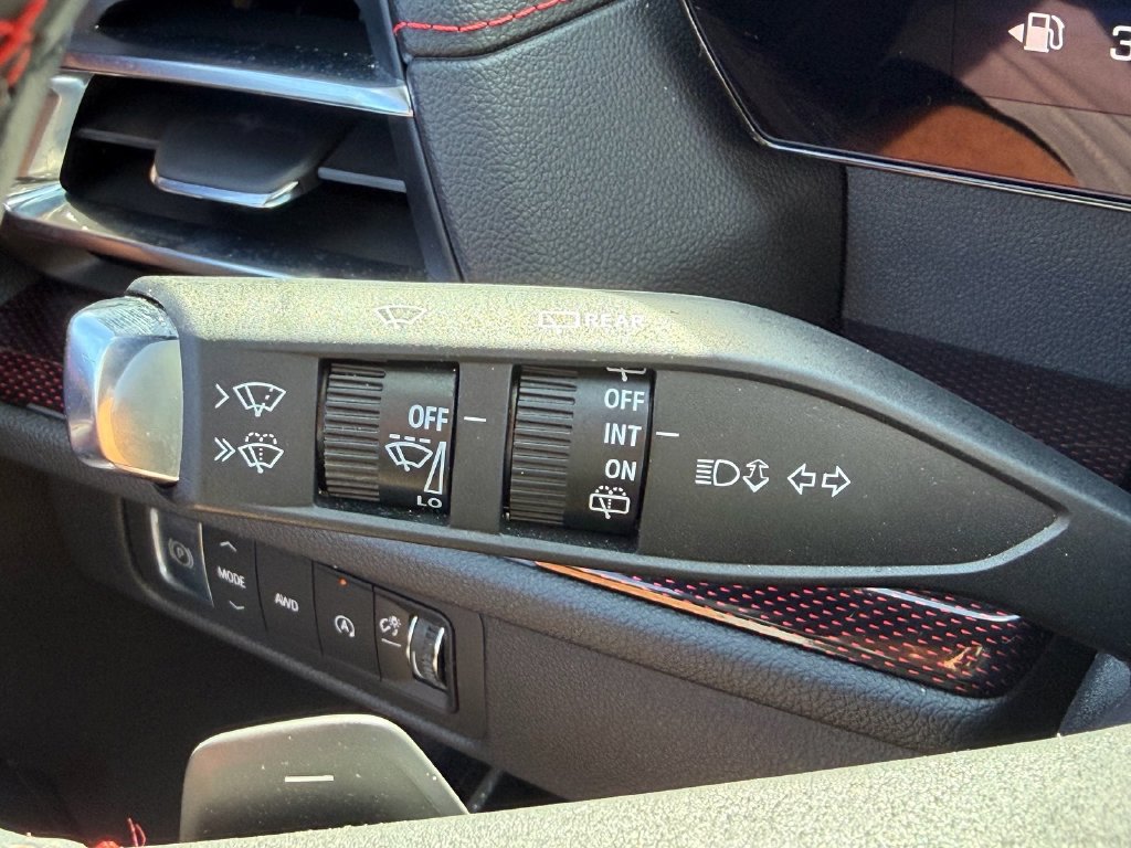 Used 2025 Chevrolet Traverse RS AWD/4WD image 35