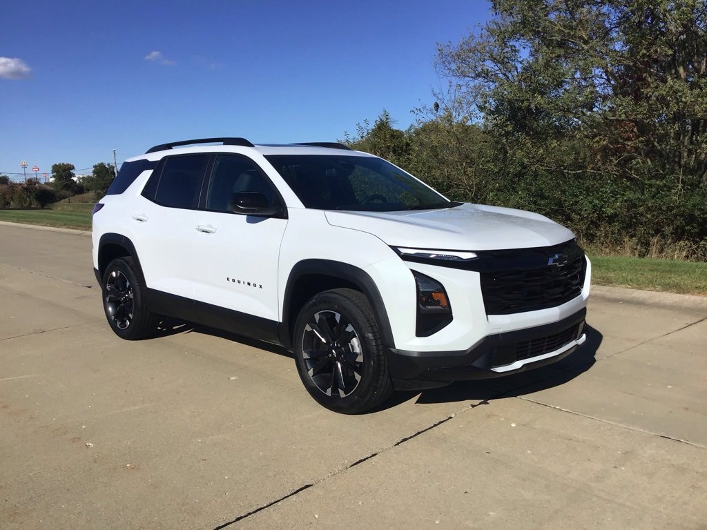 New 2026 Chevrolet Equinox RS w/ LPO, Floor Liner Package image 1