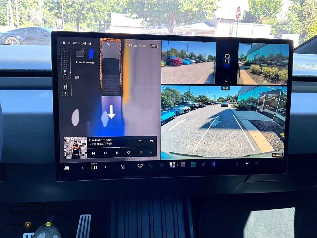 Used 2024 Tesla Cybertruck AWD Crew Cab image 19