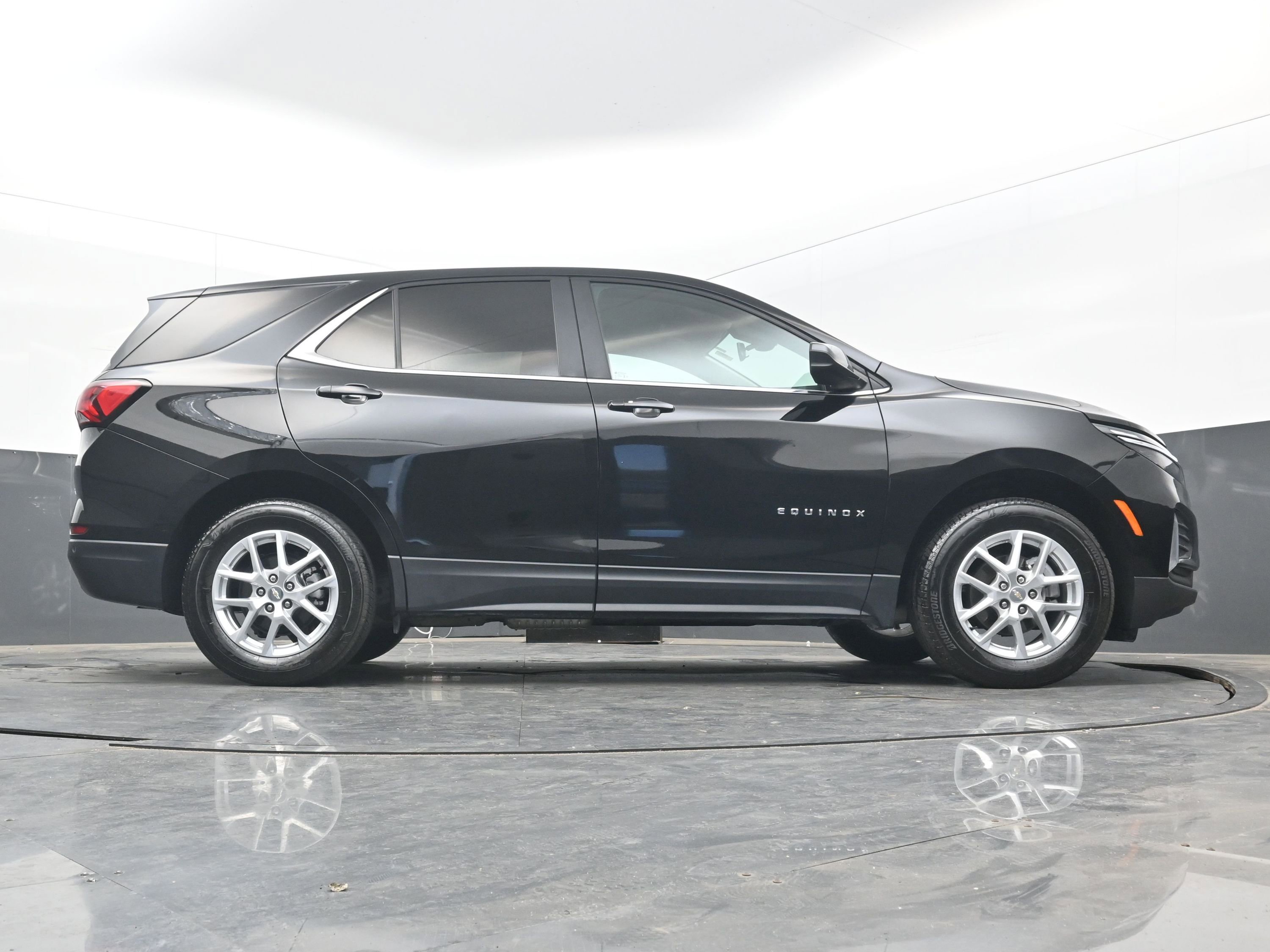 Used 2024 Chevrolet Equinox LT image 25