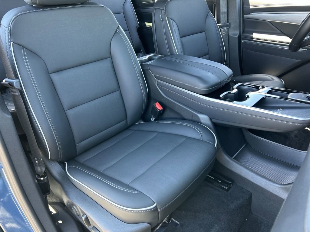 Used 2025 Buick Enclave Preferred w/ Power Package AWD/4WD image 29