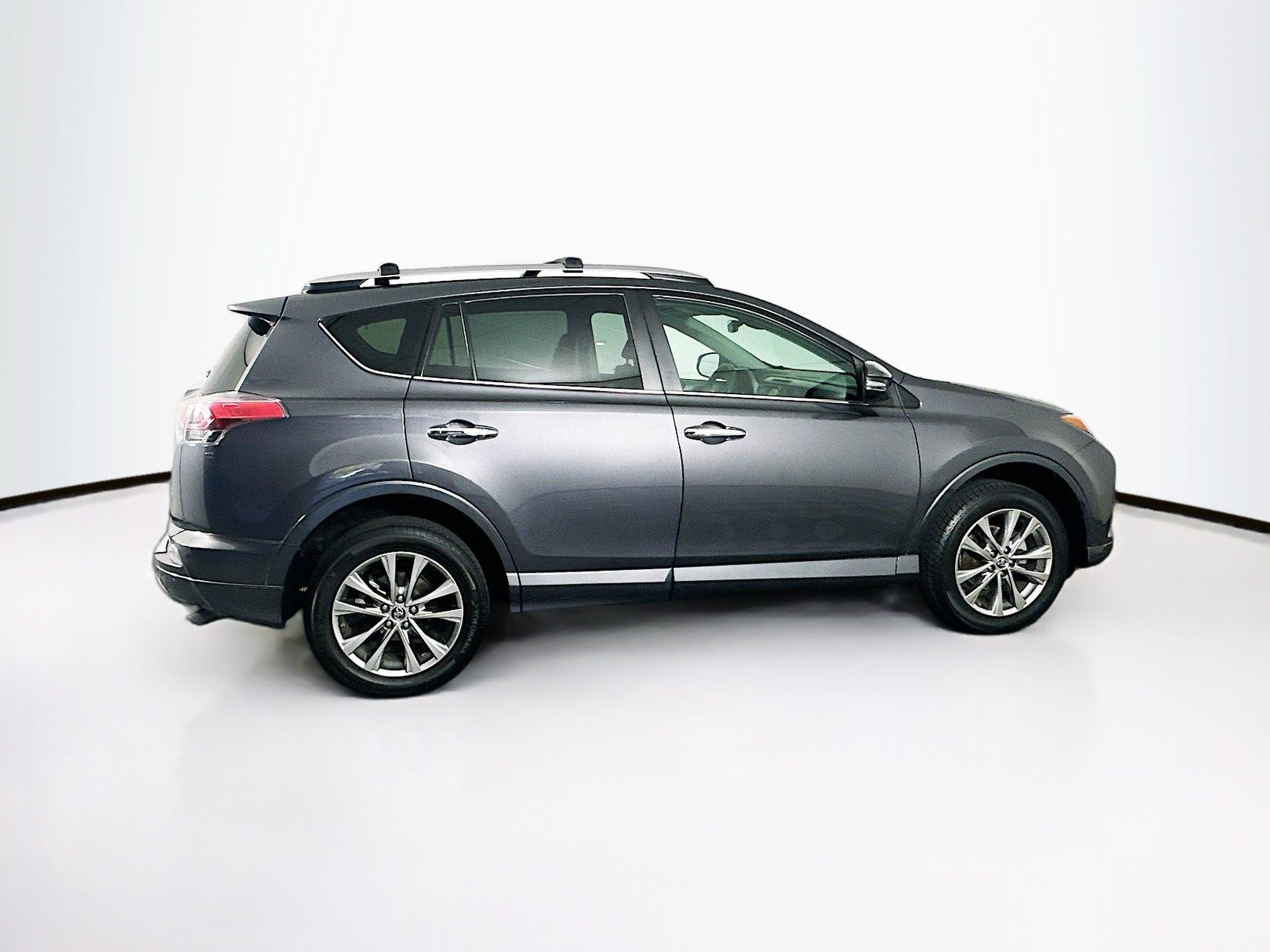 Used 2017 Toyota RAV4 Platinum w/ Cargo Management Package FWD image 10