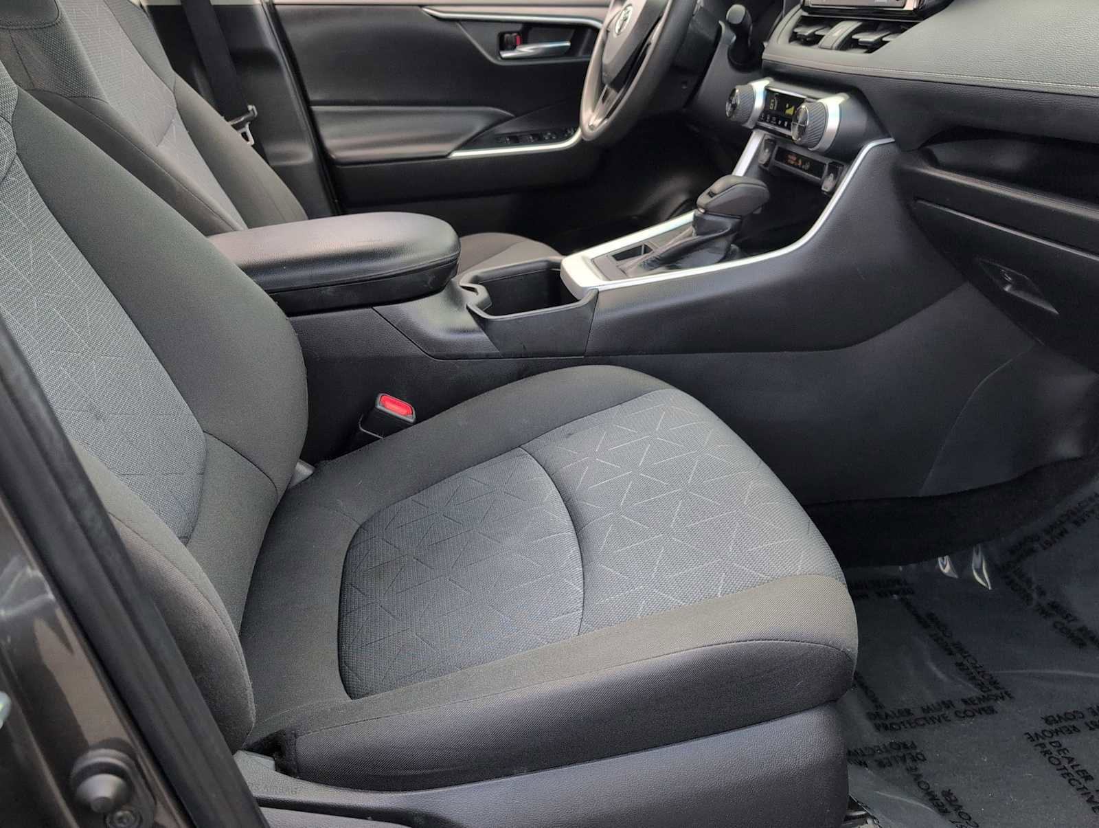Used 2022 Toyota RAV4 XLE AWD/4WD image 21