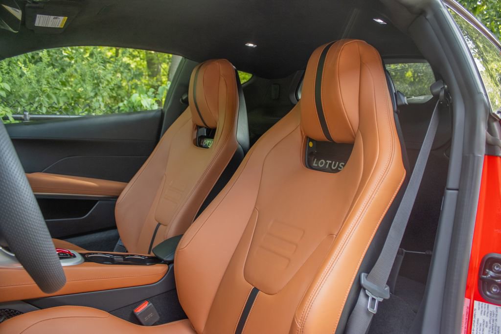 Used 2025 Lotus Emira image 9
