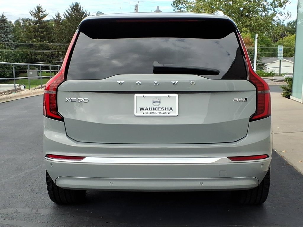 Certified 2026 Volvo XC90 B6 Plus AWD/4WD image 4