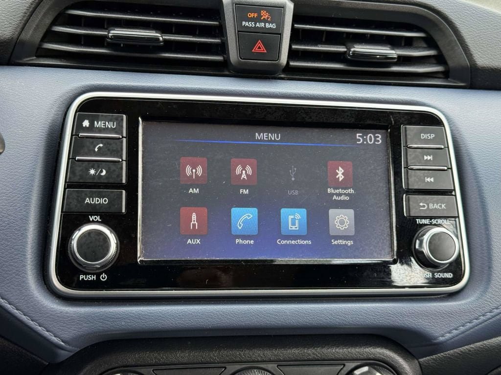 Used 2024 Nissan Versa SV FWD image 4
