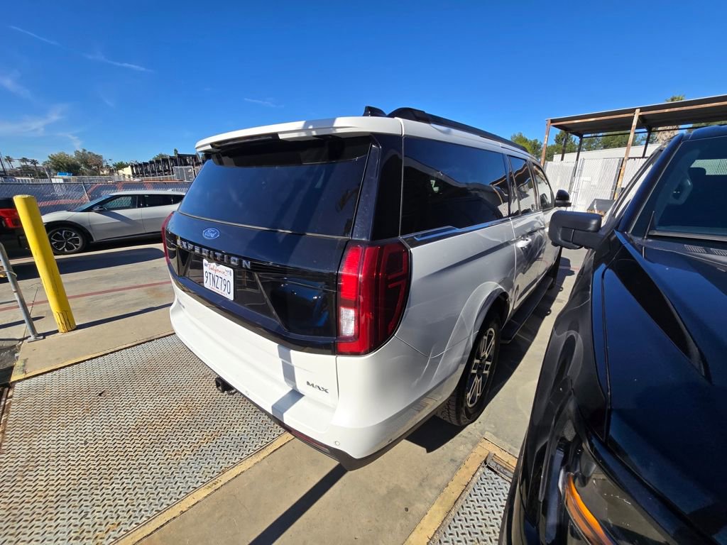 Used 2025 Ford Expedition Max Active image 9