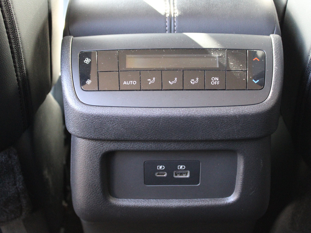 Used 2023 Nissan Pathfinder SL image 33