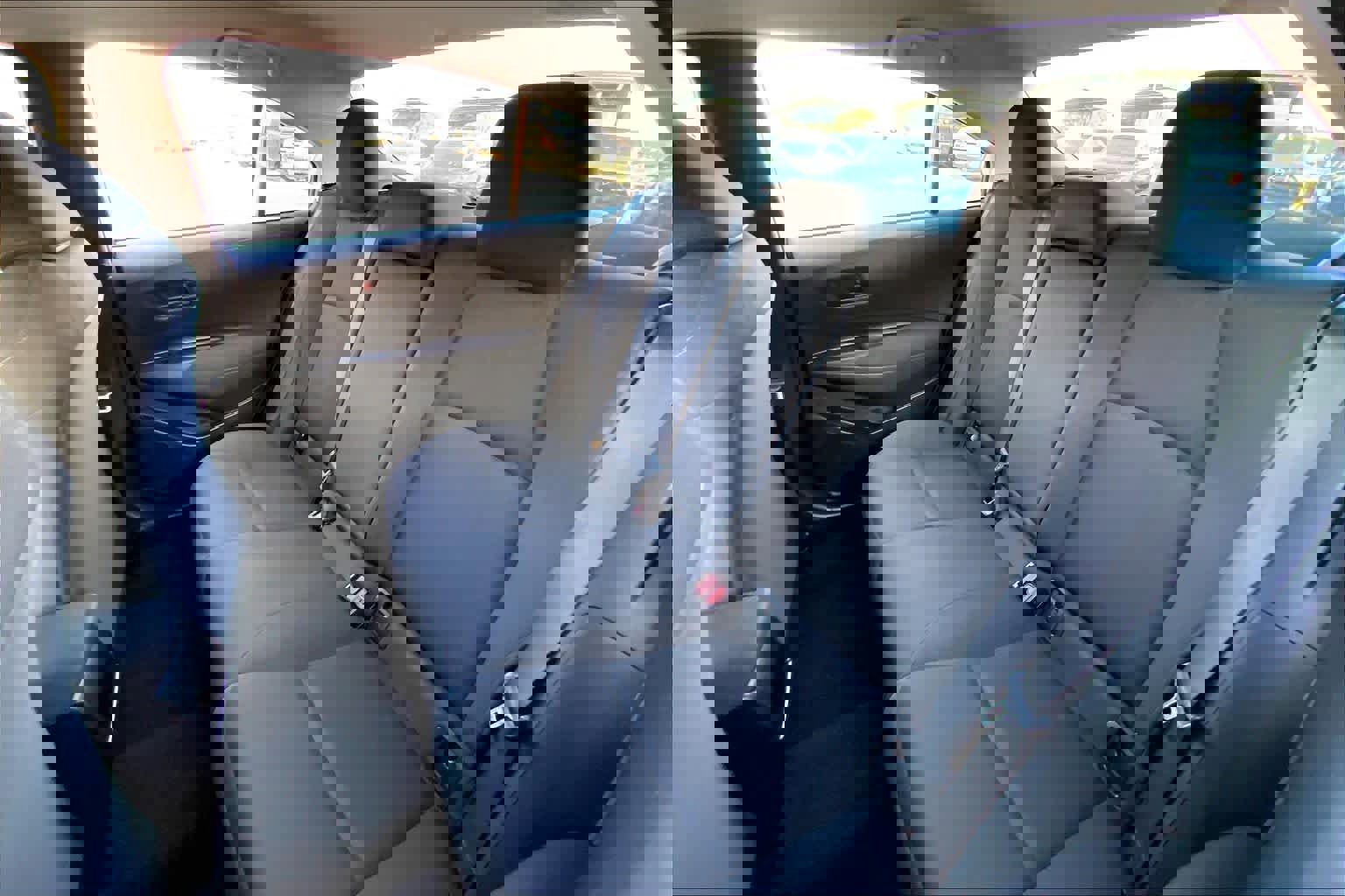 Used 2022 Toyota Corolla LE image 19