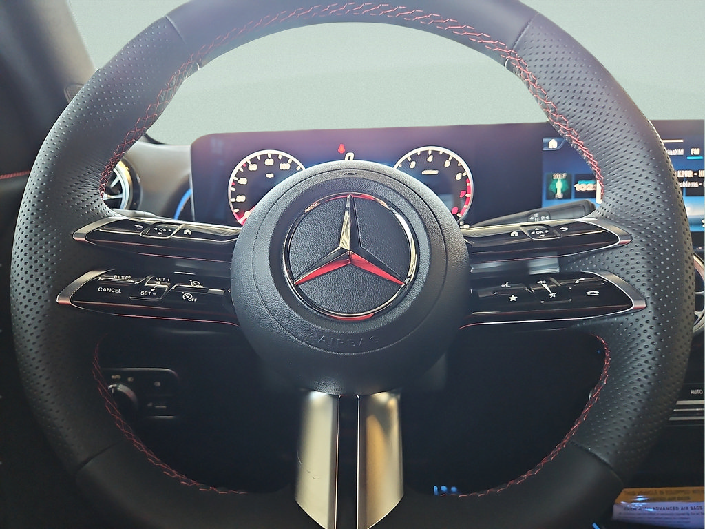 New 2026 Mercedes-Benz GLB 250 image 25