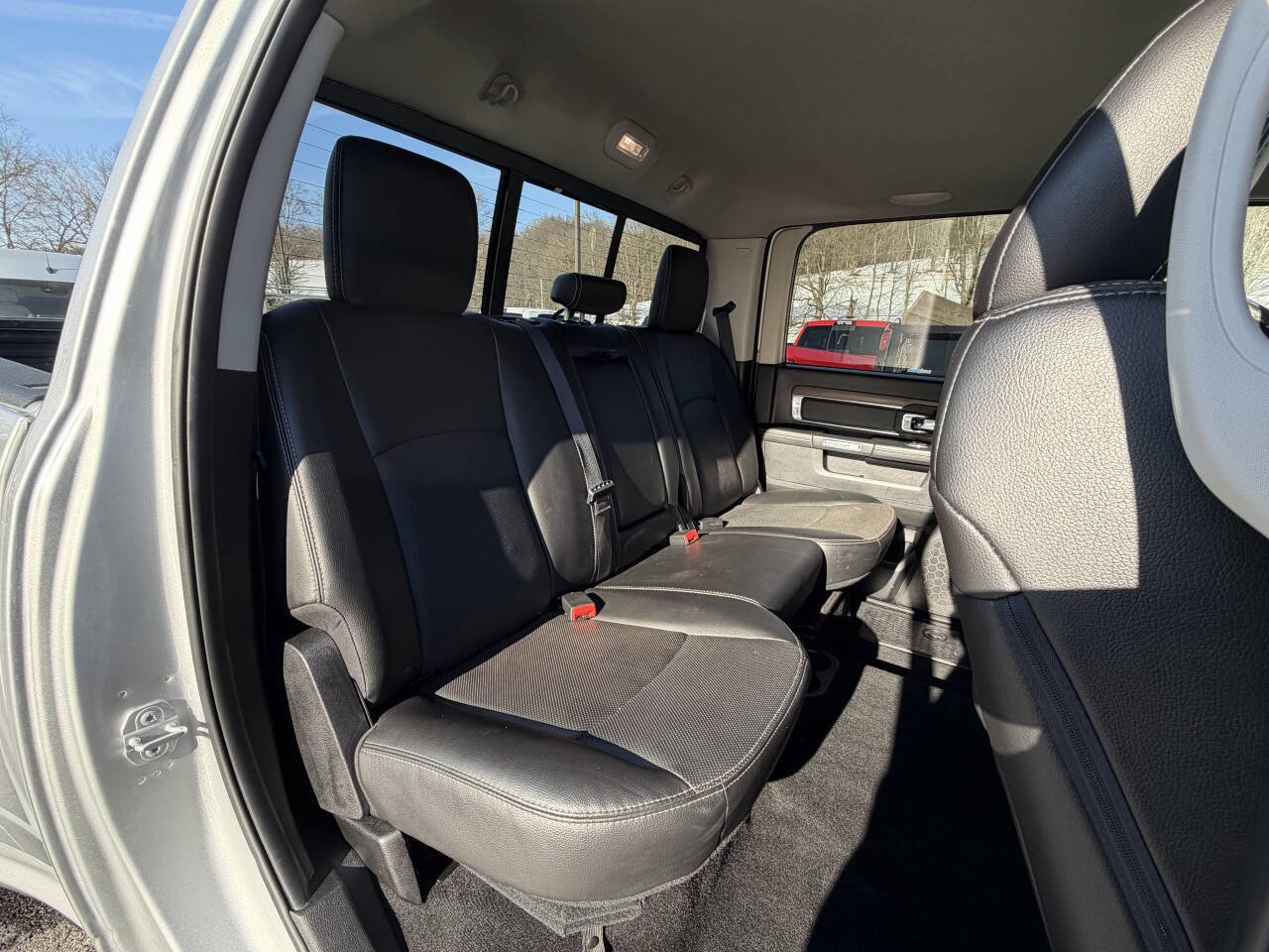Used 2016 RAM 3500 Laramie image 27