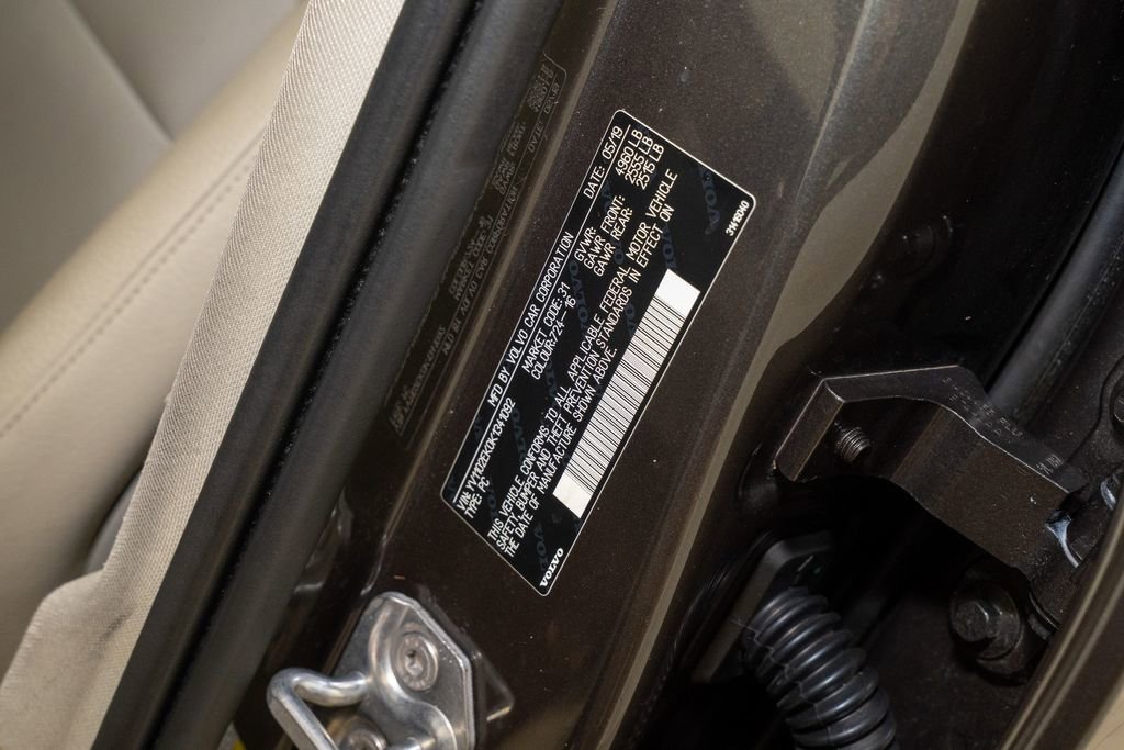 Used 2019 Volvo V60 T5 Momentum image 23