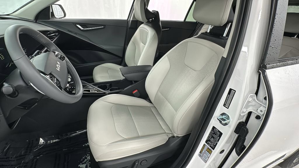 New 2025 Kia Niro EX image 10