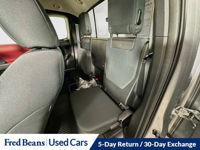 Used 2022 Toyota Tacoma SR5 AWD/4WD image 29