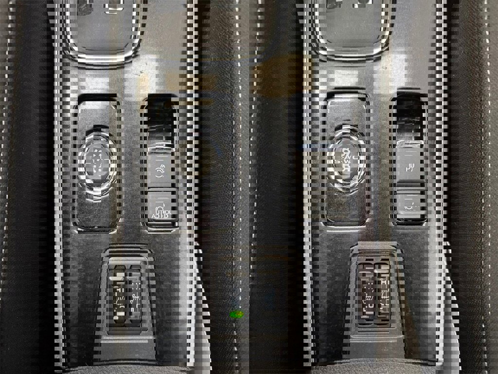 Used 2020 Mitsubishi Outlander ES image 23