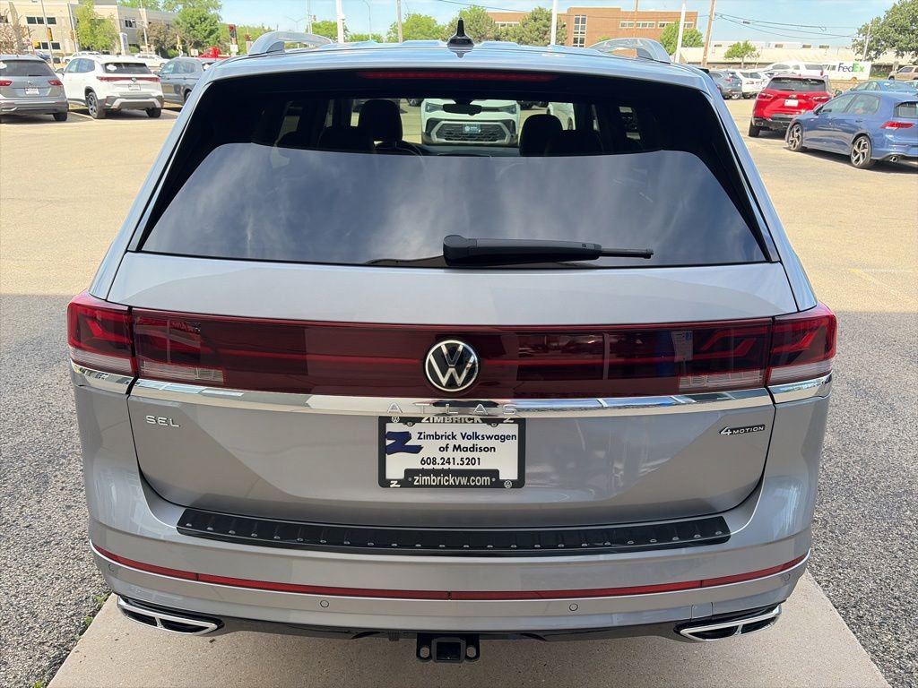 Certified 2024 Volkswagen Atlas SEL Premium R-Line AWD/4WD image 8