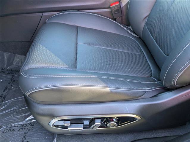 New 2025 Jeep Grand Cherokee Overland w/ Adv Protech Group III video 4