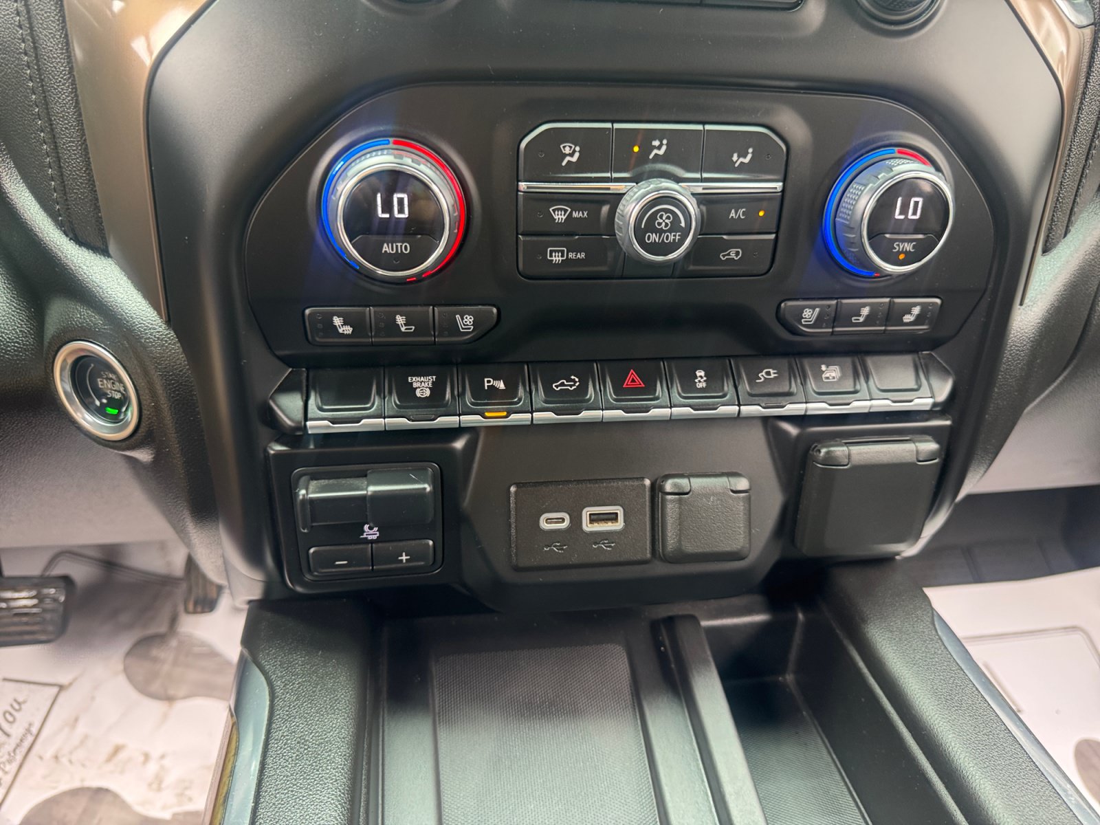 Used 2022 Chevrolet Silverado 2500 High Country AWD/4WD image 12