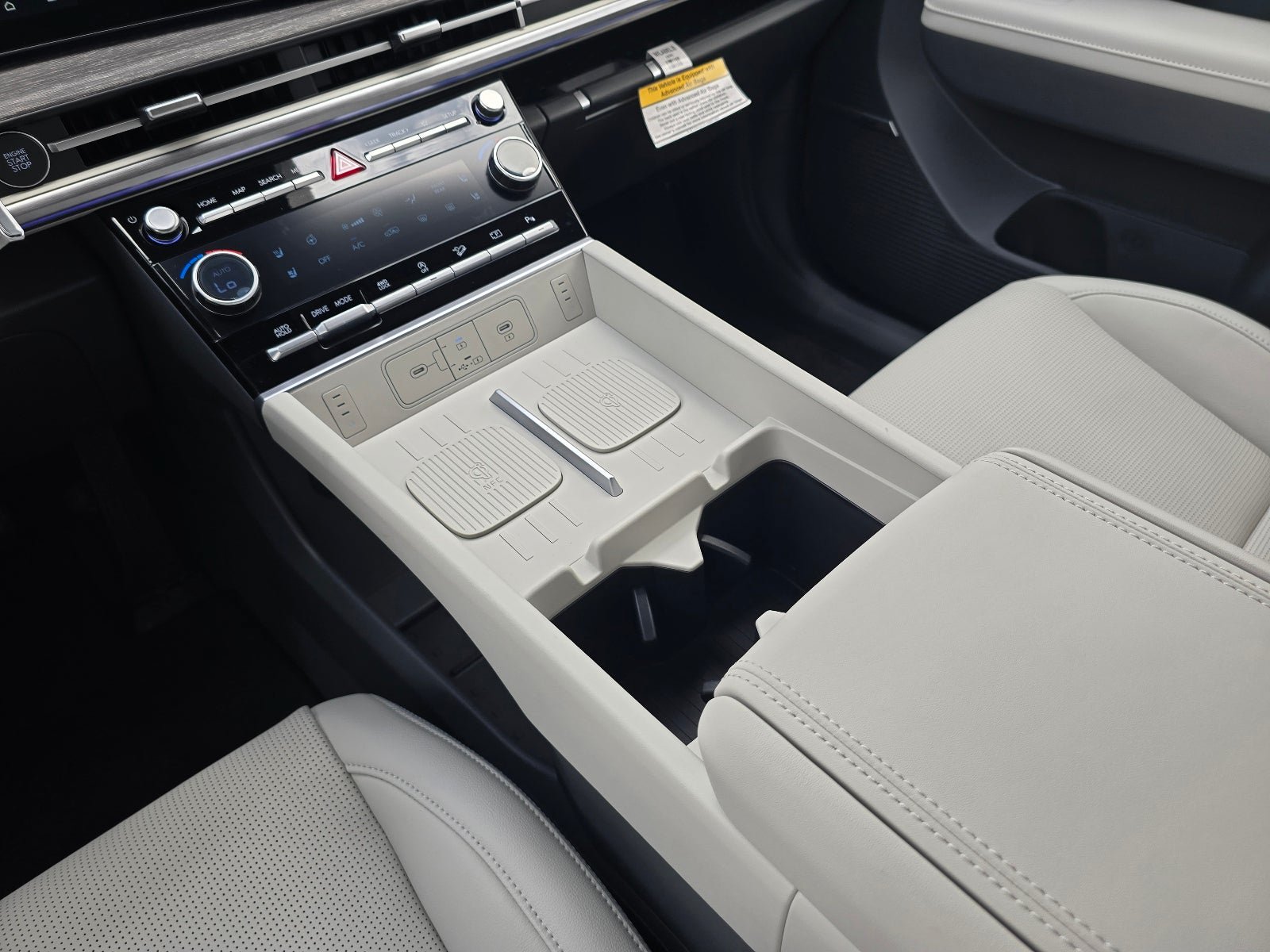 New 2026 Hyundai Santa Fe Limited AWD/4WD image 17