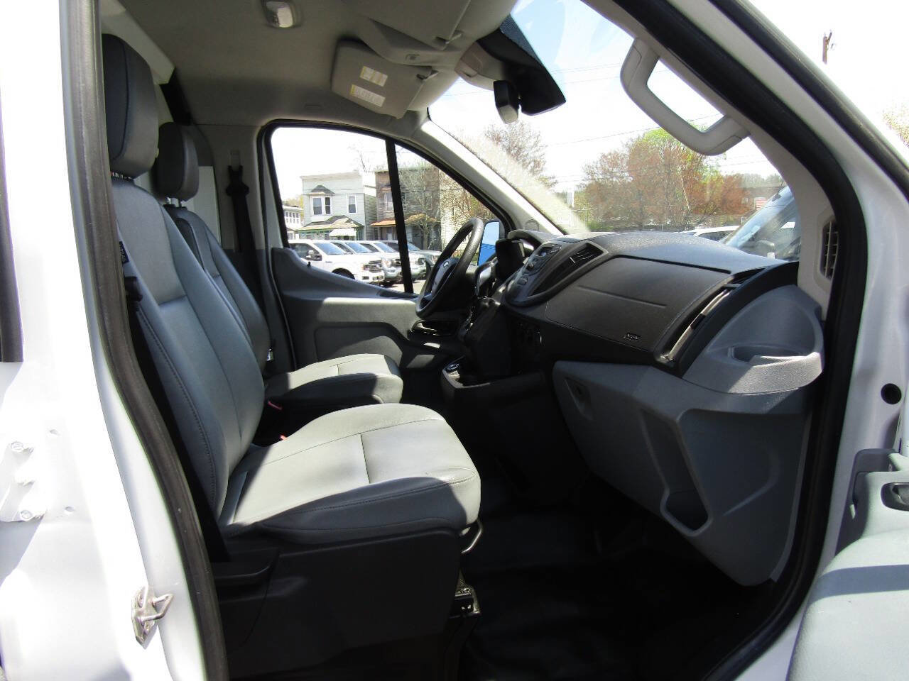 Used 2019 Ford Transit 250 148 Low Roof RWD image 21