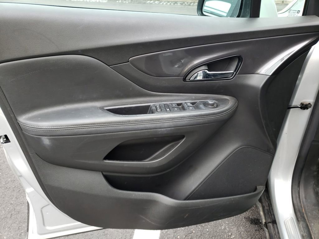 Used 2022 Buick Encore Preferred w/ Safety Package image 11