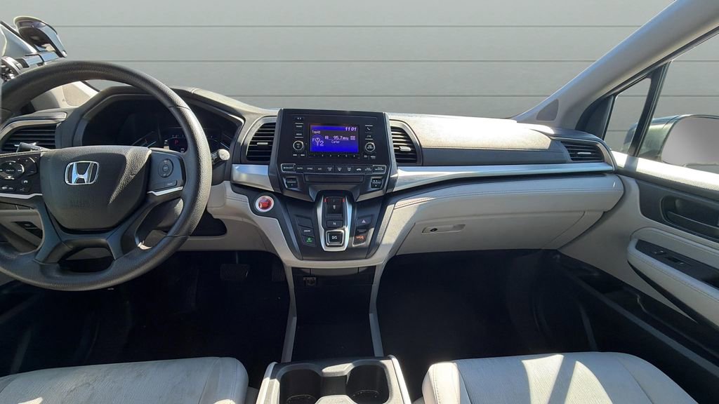 Used 2018 Honda Odyssey LX image 12