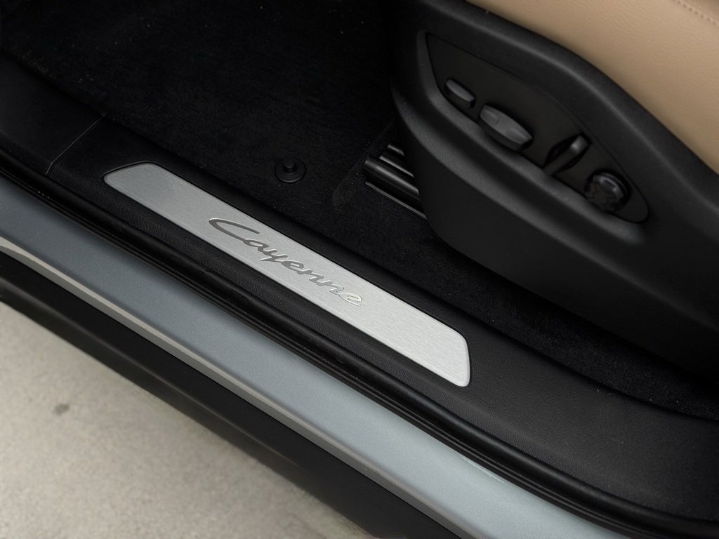 New 2025 Porsche Cayenne E-Hybrid image 28