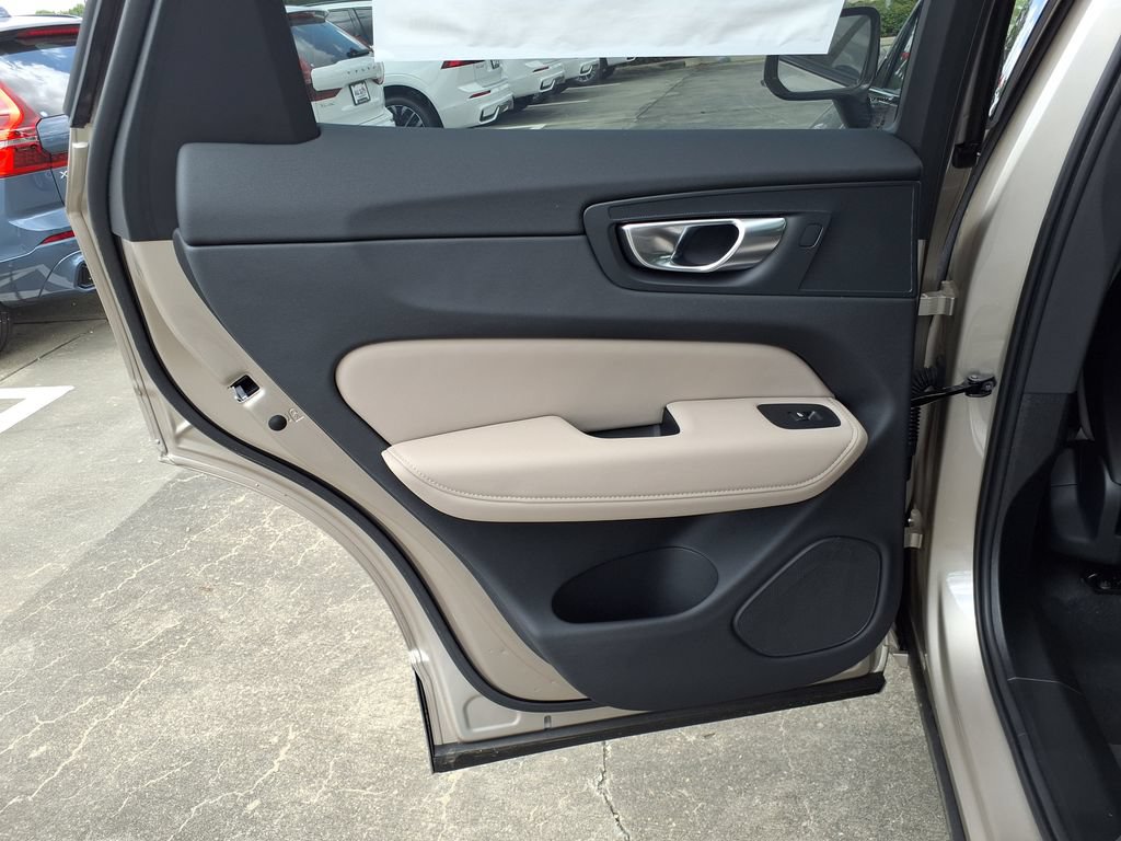 New 2026 Volvo XC60 B5 Plus w/ Protection Package Premier AWD/4WD image 15