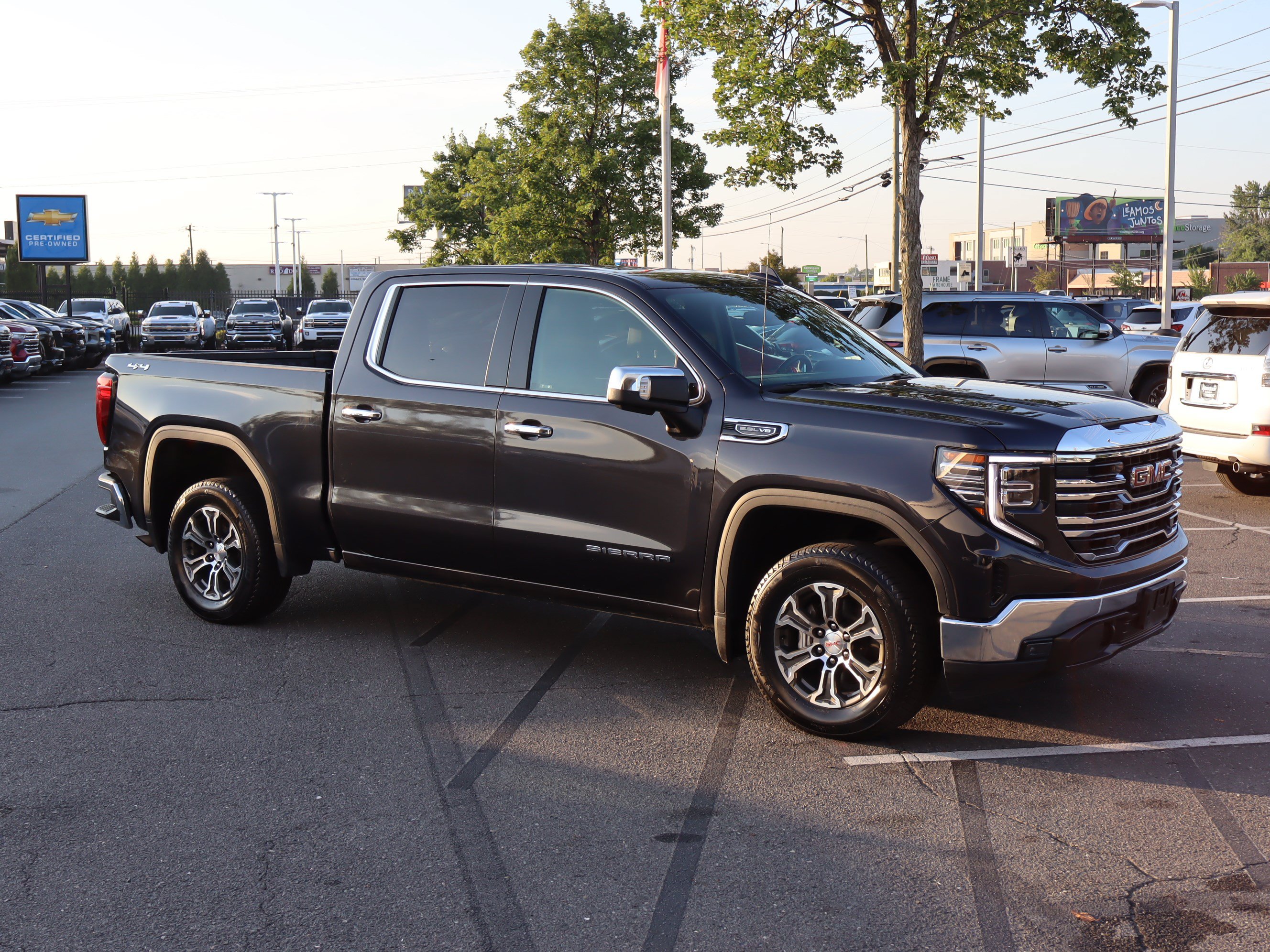 Used 2025 GMC Sierra 1500 SLT AWD/4WD image 2