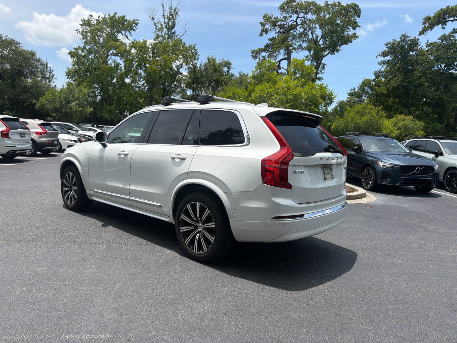 Used 2024 Volvo XC90 B6 Plus w/ Protection Package Premier AWD/4WD image 12