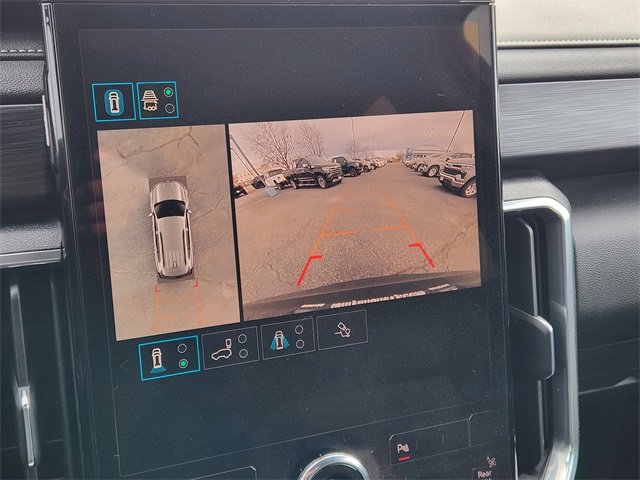 Used 2025 GMC Acadia Elevation image 23