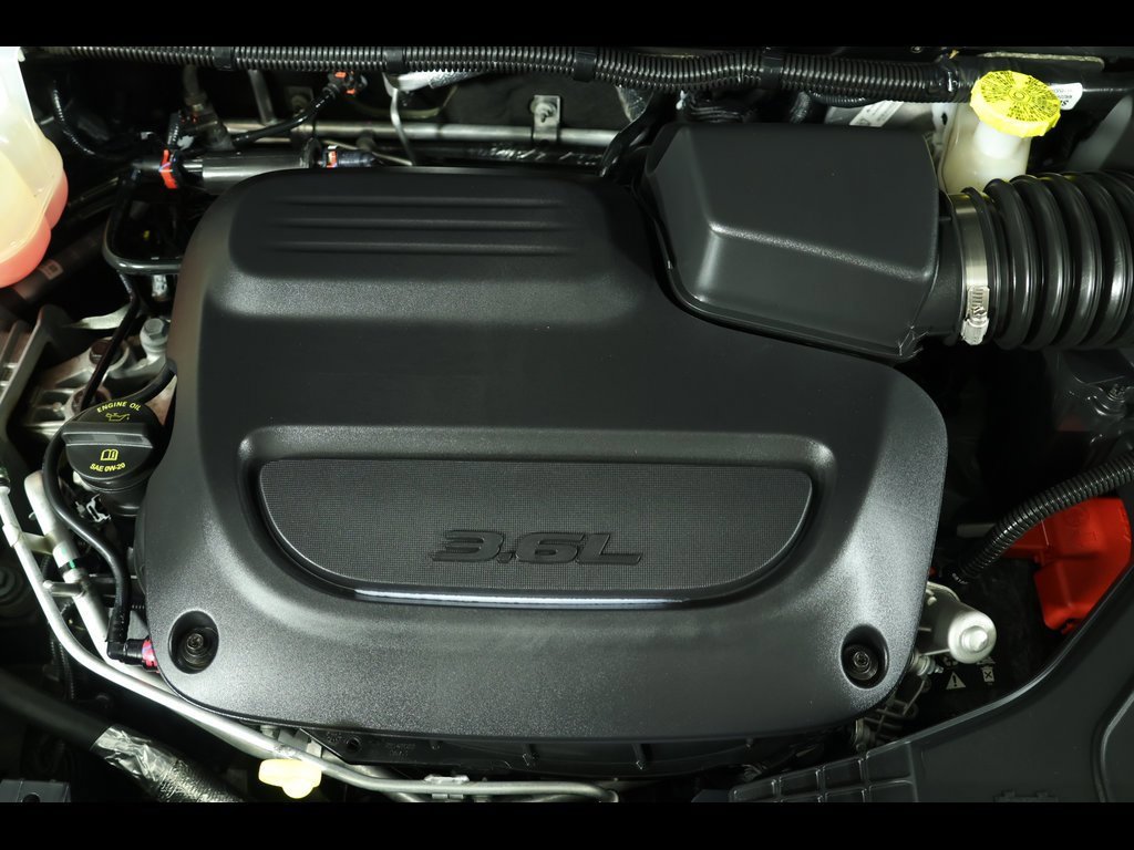 Used 2022 Chrysler Pacifica Touring-L image 21