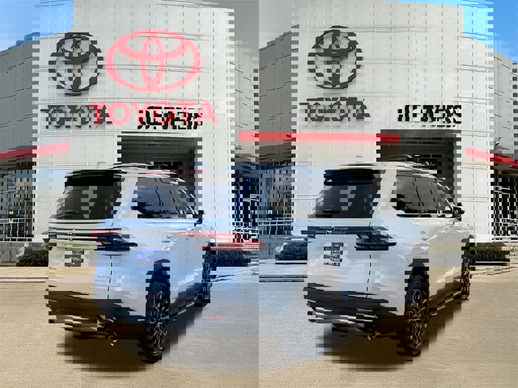 New 2026 Toyota Grand Highlander AWD Hybrid image 4