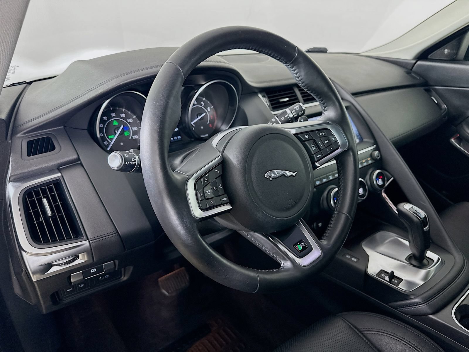 Used 2020 Jaguar E-PACE AWD/4WD image 29