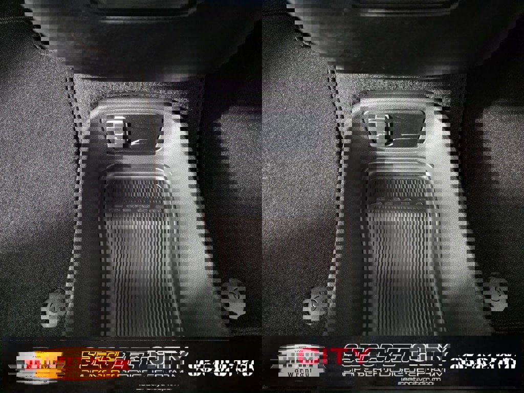 New 2026 Chrysler Voyager LX image 24