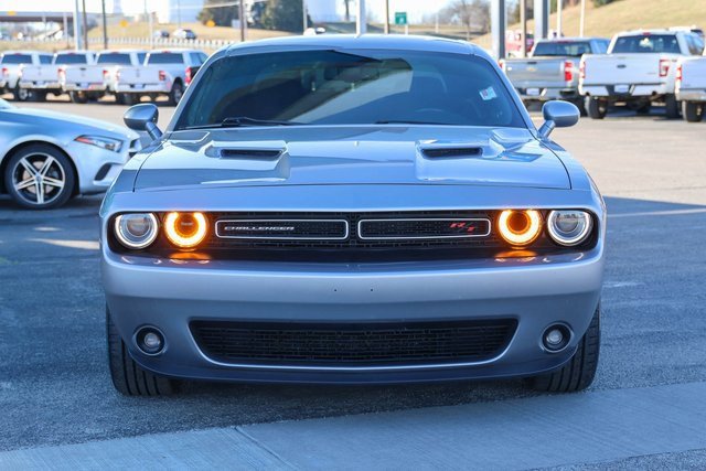 Used 2018 Dodge Challenger R/T image 2