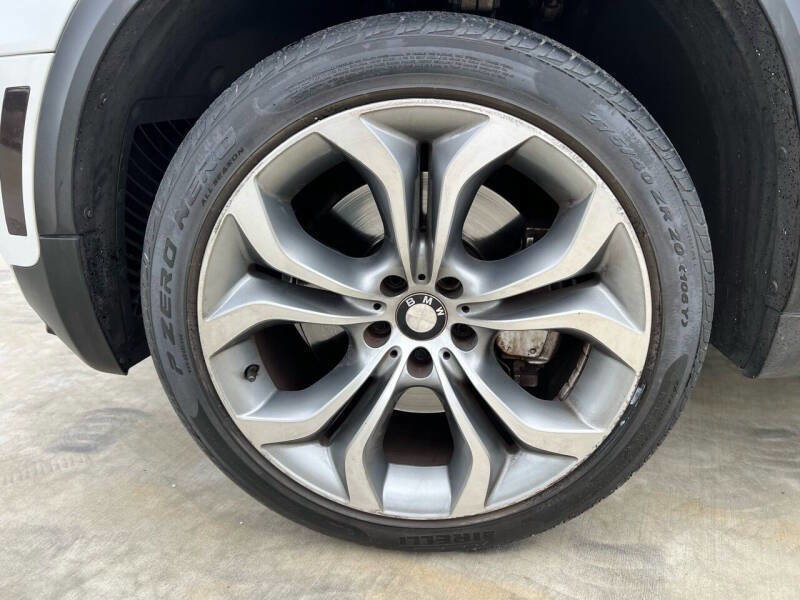 Used 2011 BMW X5 xDrive50i image 12