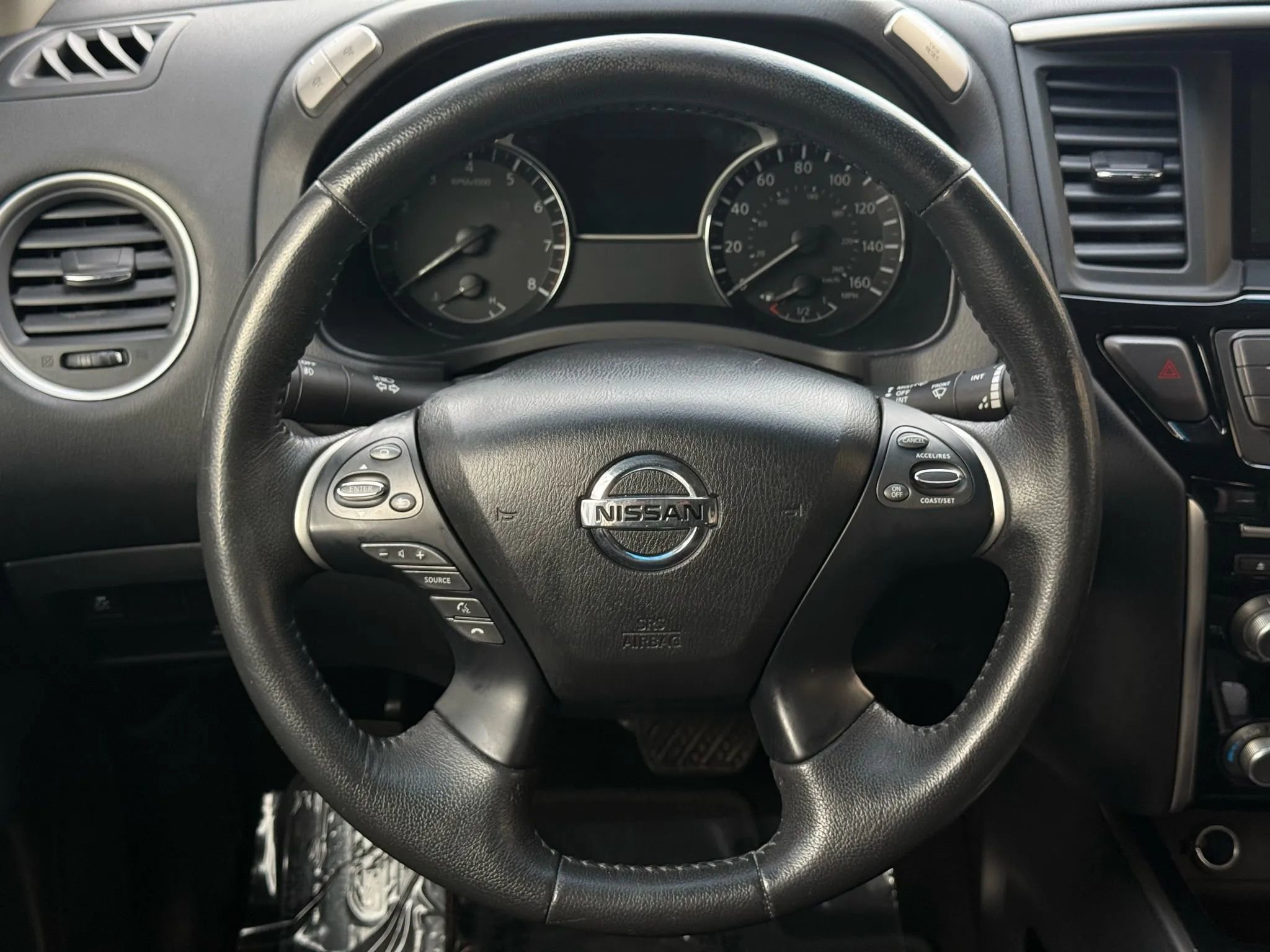 Used 2016 Nissan Pathfinder SV image 34