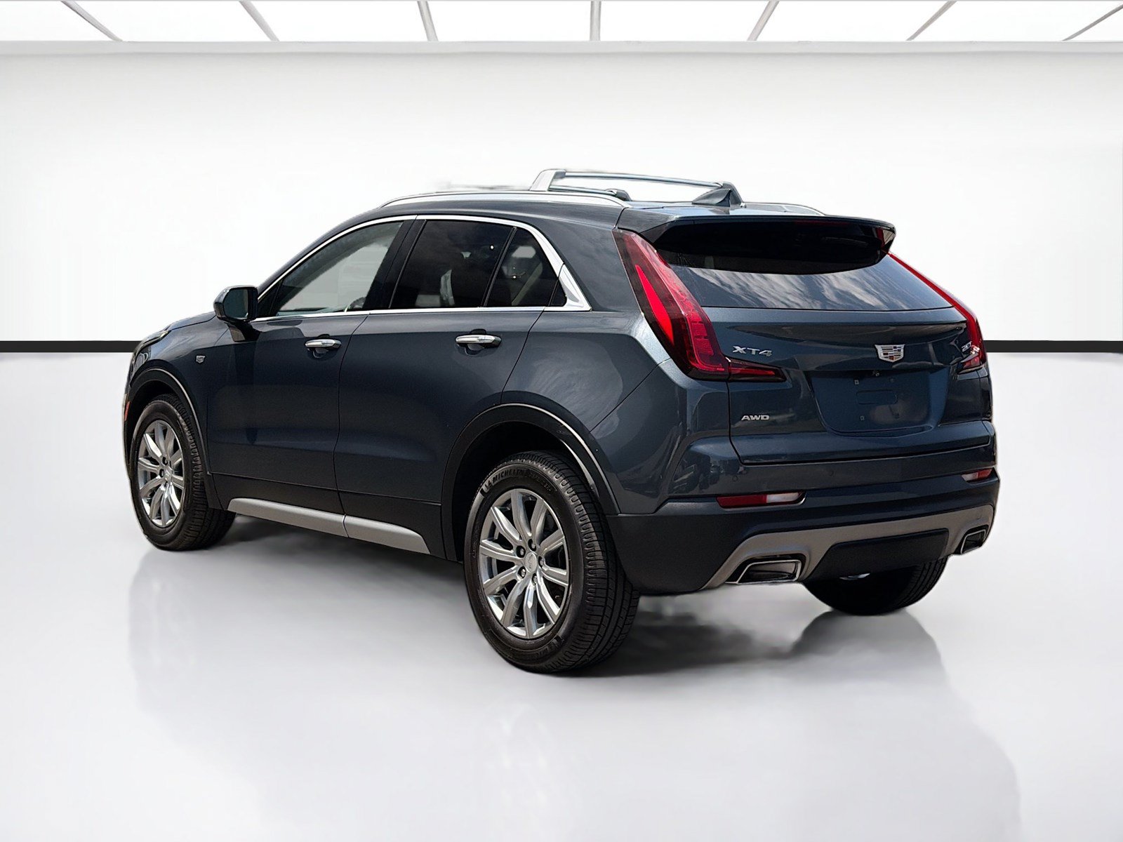 Used 2019 Cadillac XT4 Premium Luxury AWD/4WD image 6